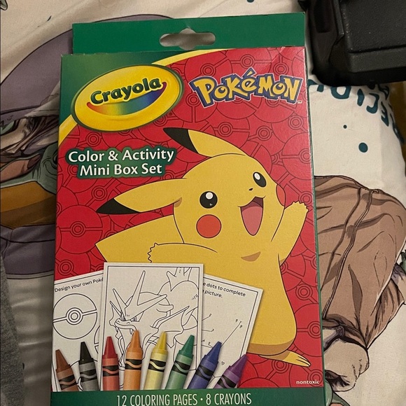 Crayola Pokémon Color & Activity Set - Green and Red - Picture 1 of 2